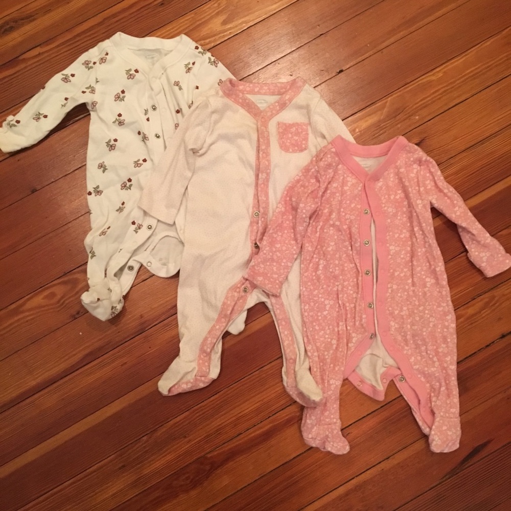 Old Navy Infant snap pajamas size 0-3